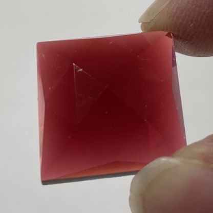Faceted Square 18mm Jewel - Cranberry FQ18-340
