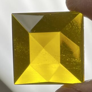 Faceted Square 25mm Jewel - Yellow FQ25-13